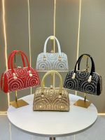 Luxurious diamond-studded evening bag with high-end diagonal shoulder strap and women's bag