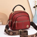 Fashionable and versatile women's crossbody bag