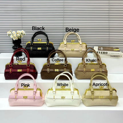 Women’s handbag with metal clasp V1418