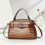 Luxury-Style Trendy Handbag for Women - Image 6