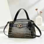 Luxury-Style Trendy Handbag for Women - Image 2